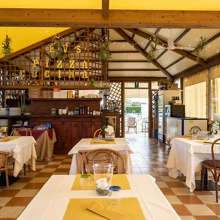 Sara 3* Местре