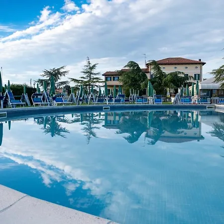 فندق Sara With Pool And Parking Near Venice ميستر