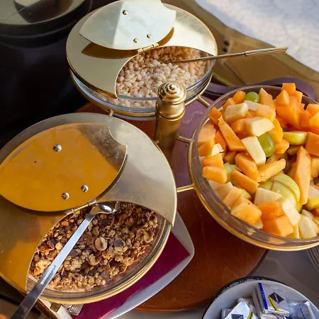 ホテル Sara メストレ