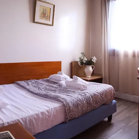 Sara With Pool And Parking Near Venice فندق ميستر