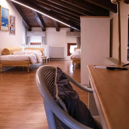Sara With Pool And Parking Near Venice 3* ميستر