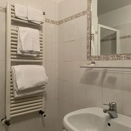Sara With Pool And Parking Near Venice فندق ميستر