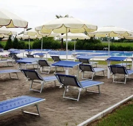 Sara With Pool And Parking Near Venice فندق 3*