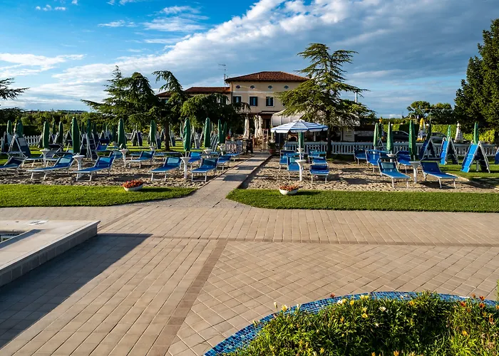 Hotel Sara 3*