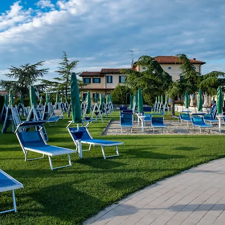Sara Hotel 3*