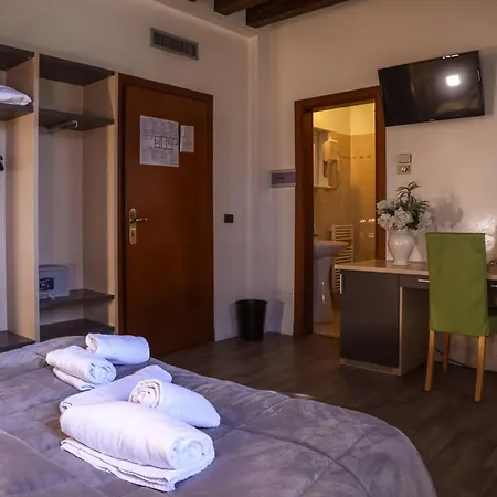 Hotel Sara 3*