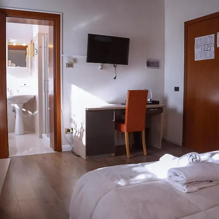 Sara Hotel 3*
