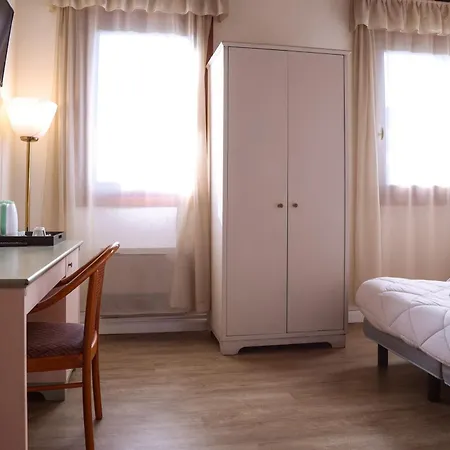 Sara Hotel 3*